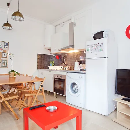 Tarradellas Apartment *